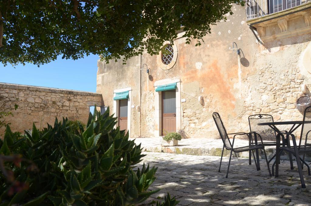 サンタ・クローチェ・カメリーナ Casina Di Grotta Di Ferroゲストハウス エクステリア 写真